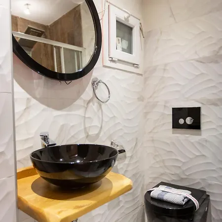 Modern Design Close To Center Διαμέρισμα